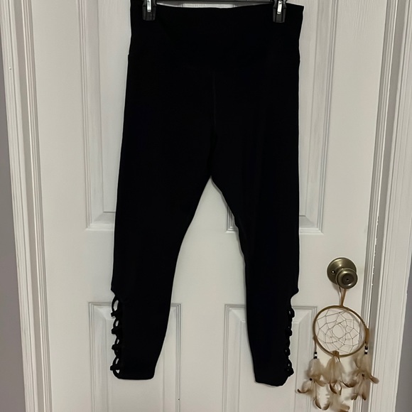 Black ankle length leggings worn once - Picture 1 of 3